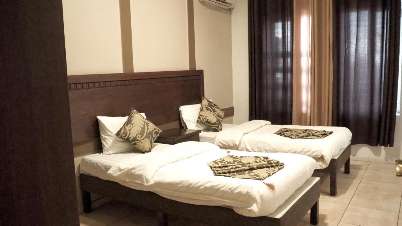 Al Fawanes Hotel Apartments Amman Exterior foto